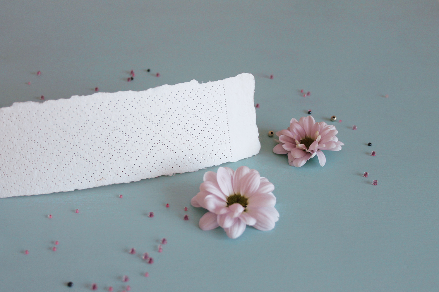 Koeru kirivöömustriline niidik, paberile tikkimise komplekt